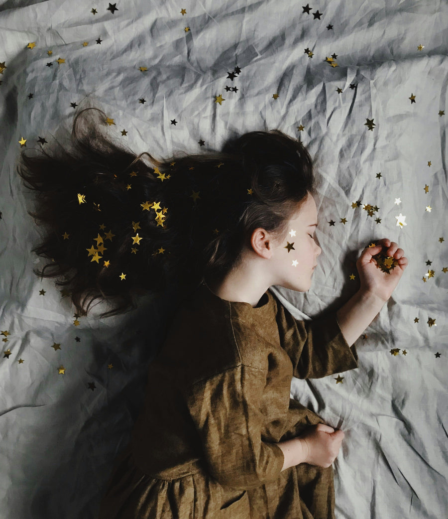 Bambino che dorme sereno – Foto di Annie Spratt su Unsplash