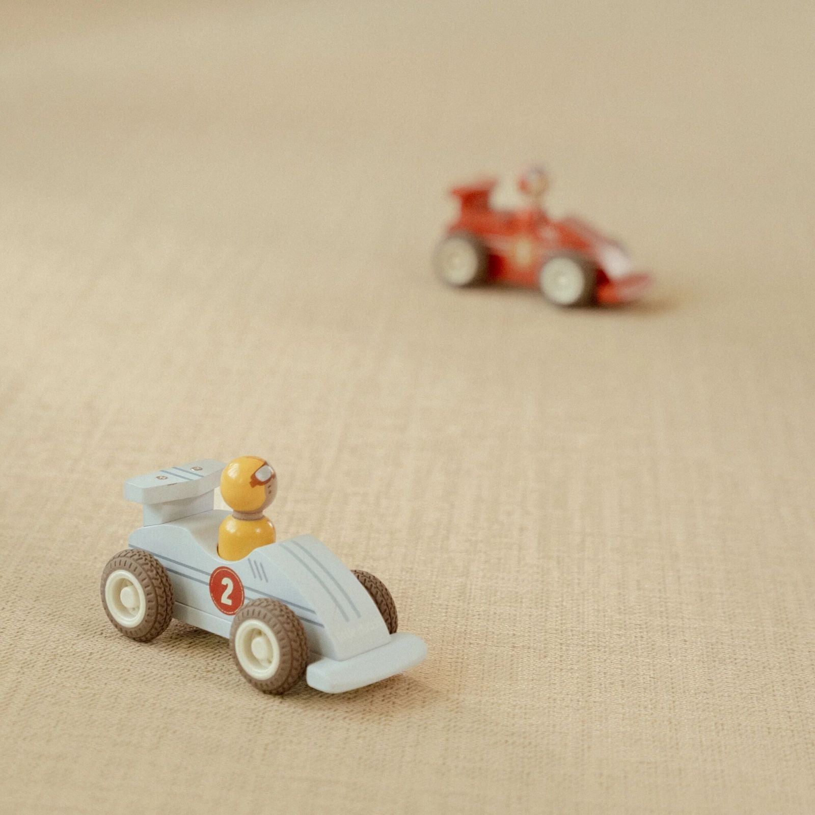 Set 2 Macchinine da Corsa a Retrocarica in Legno FSC