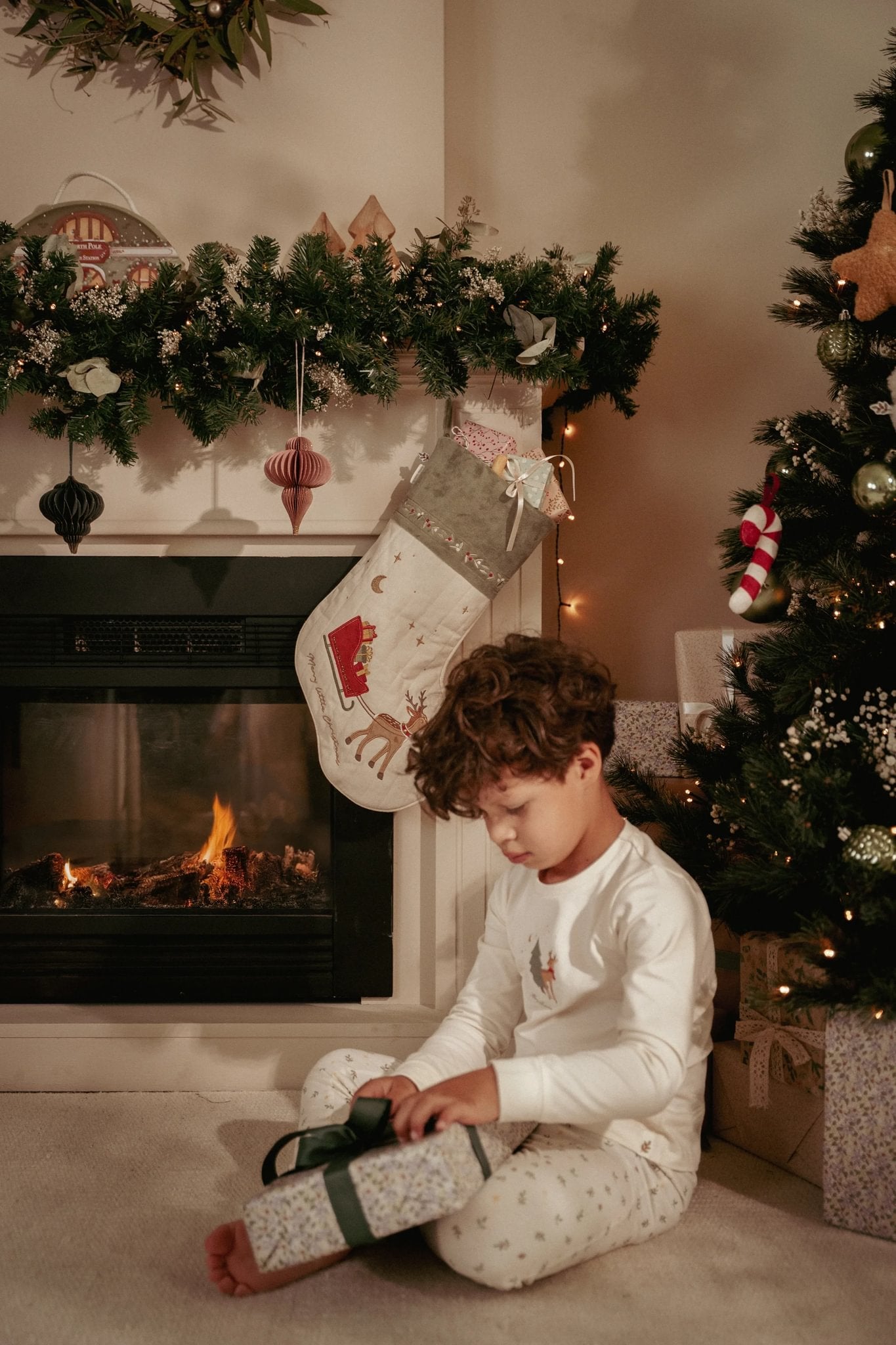 Calza Natalizia con Ricami Renna e Stelle