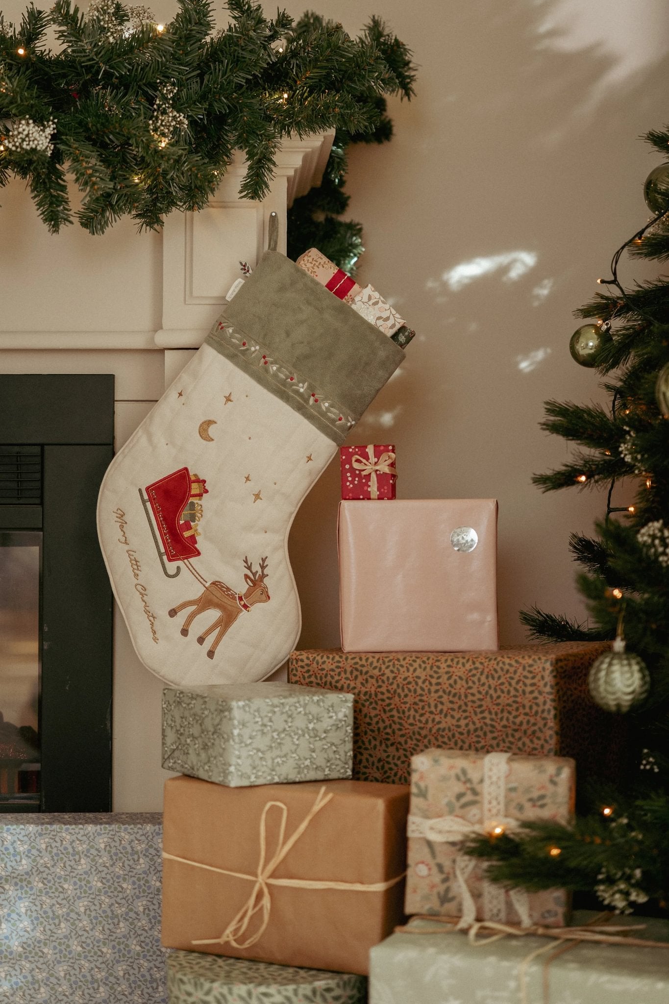 Calza Natalizia con Ricami Renna e Stelle