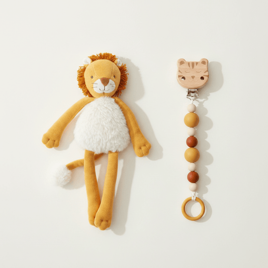 Kit Neonato Moulin Roty - Sonaglio Leone e Clip Porta Ciuccio La Foresta Mawa